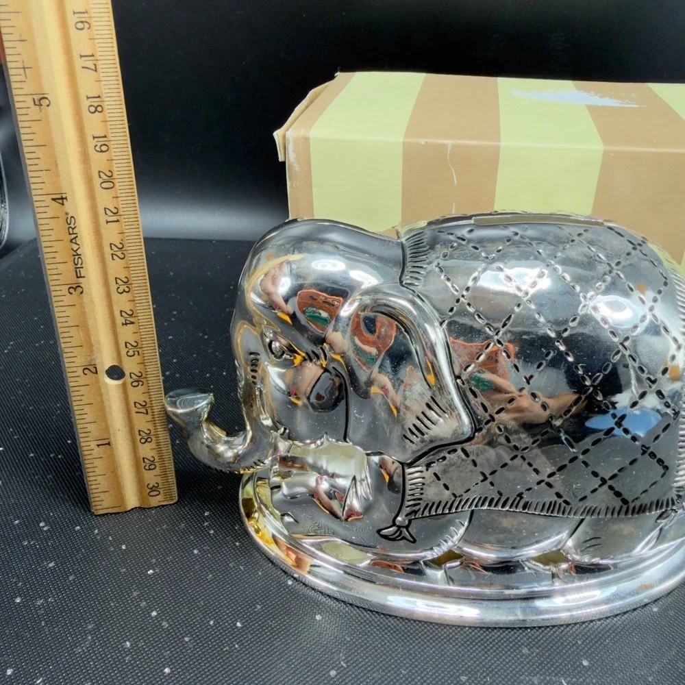Bombay Company Silver Plated Metal Elephant Coin Bank Quilted Decor‎ with Box